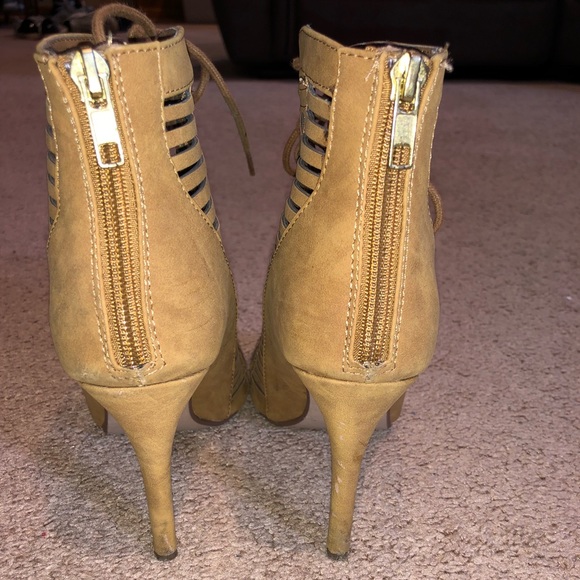 Heeled booties - Picture 3 of 5